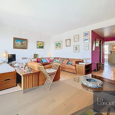 Le Renaudot - Centre - 70's - La Conciergerie